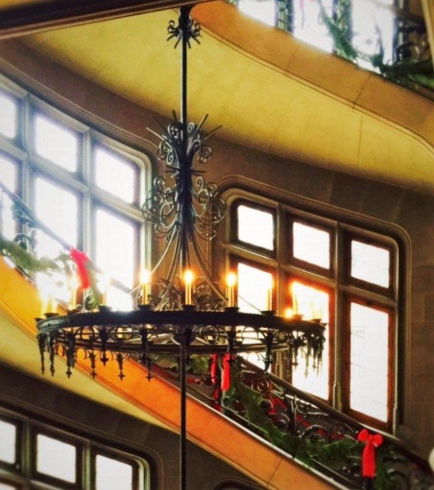 VICTORIAN CHANDELIER AT BILTMORE ESTATE