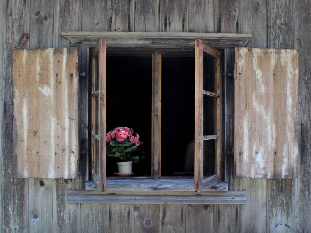 Деревенское окно