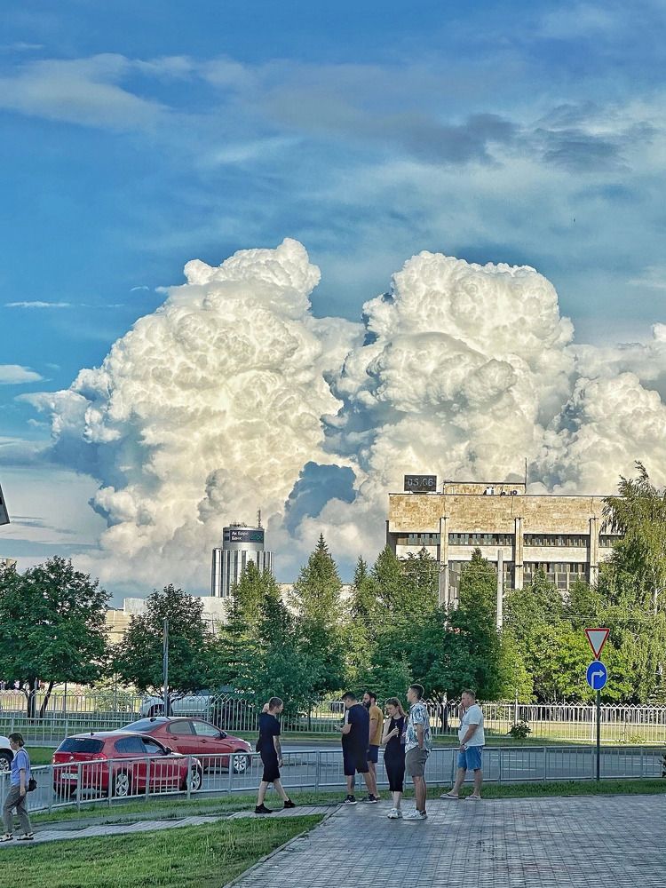 Небо удивляет