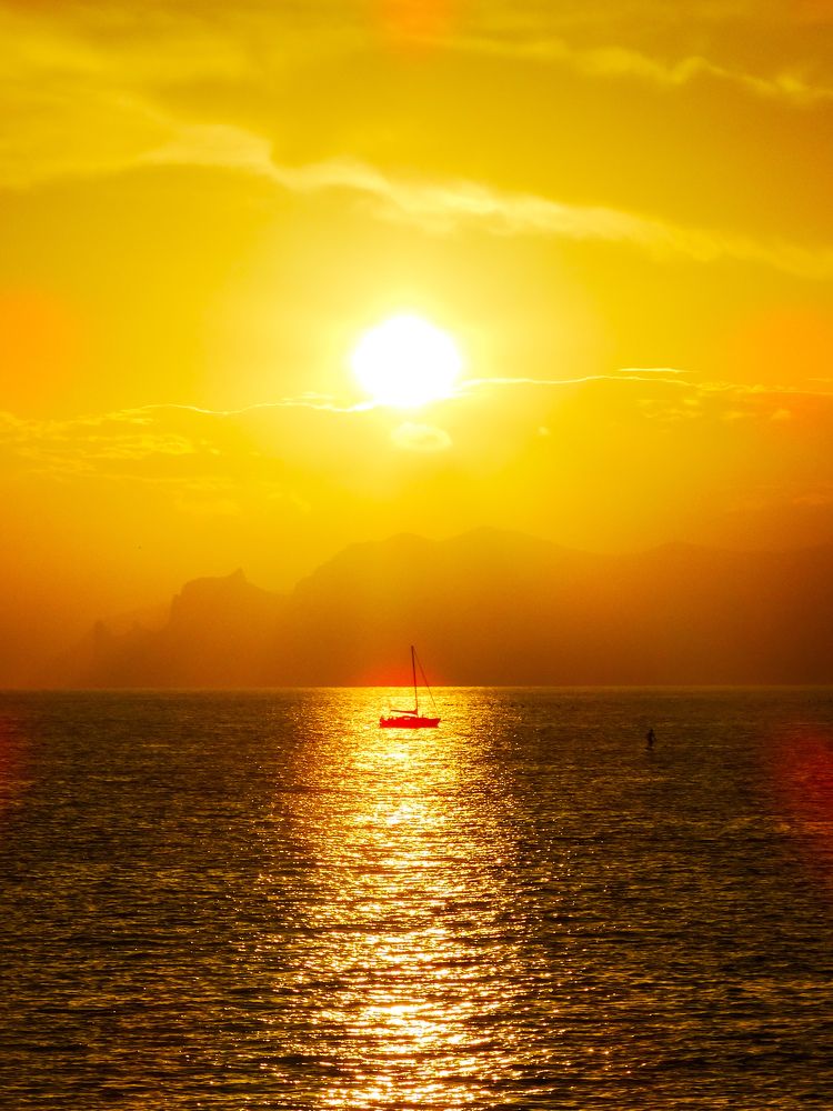 Закат в бухте Капсель.