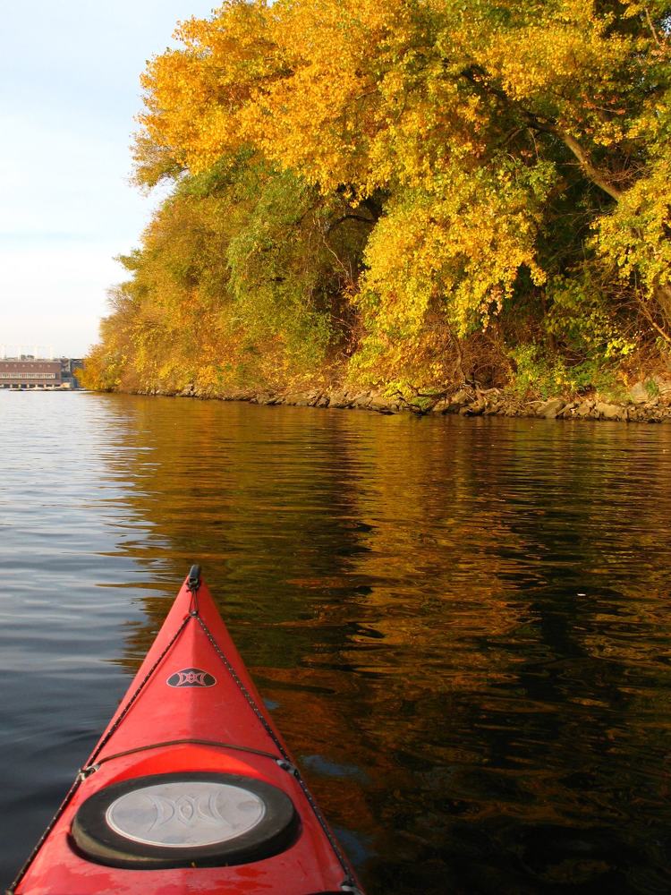 Осенний вечер на воде / Autumn evening on the water