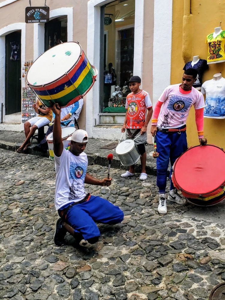 Street artists! Bands from Olodum.