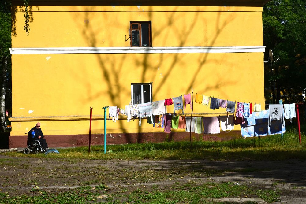 Весенний дворик