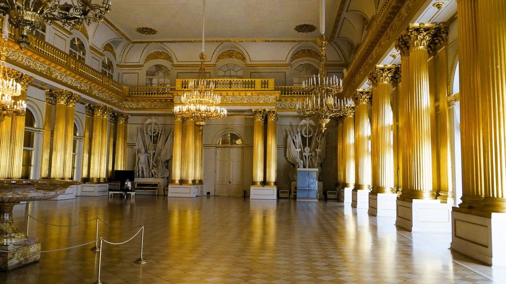 Гербовый зал Зимнего дворца в Санкт-Петербурге