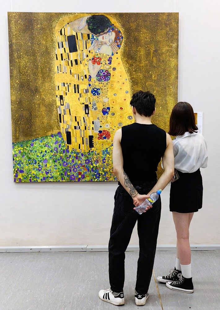 На выставке