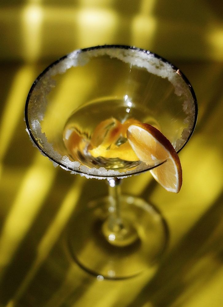 Желтый с кислинкой