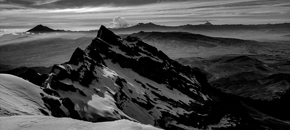 Avenida de los Volcanes - Ecuador