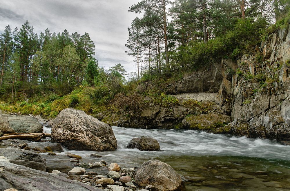 Вода и камни
