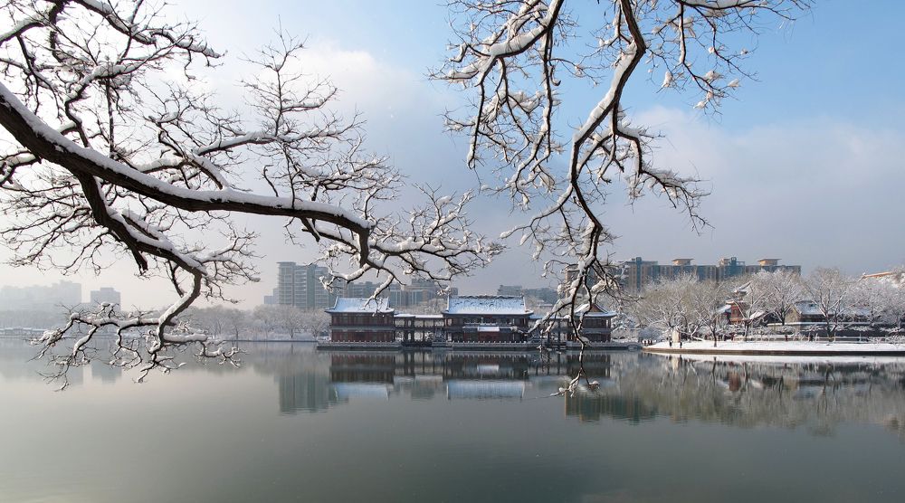 Утро после снегопада в Пекине