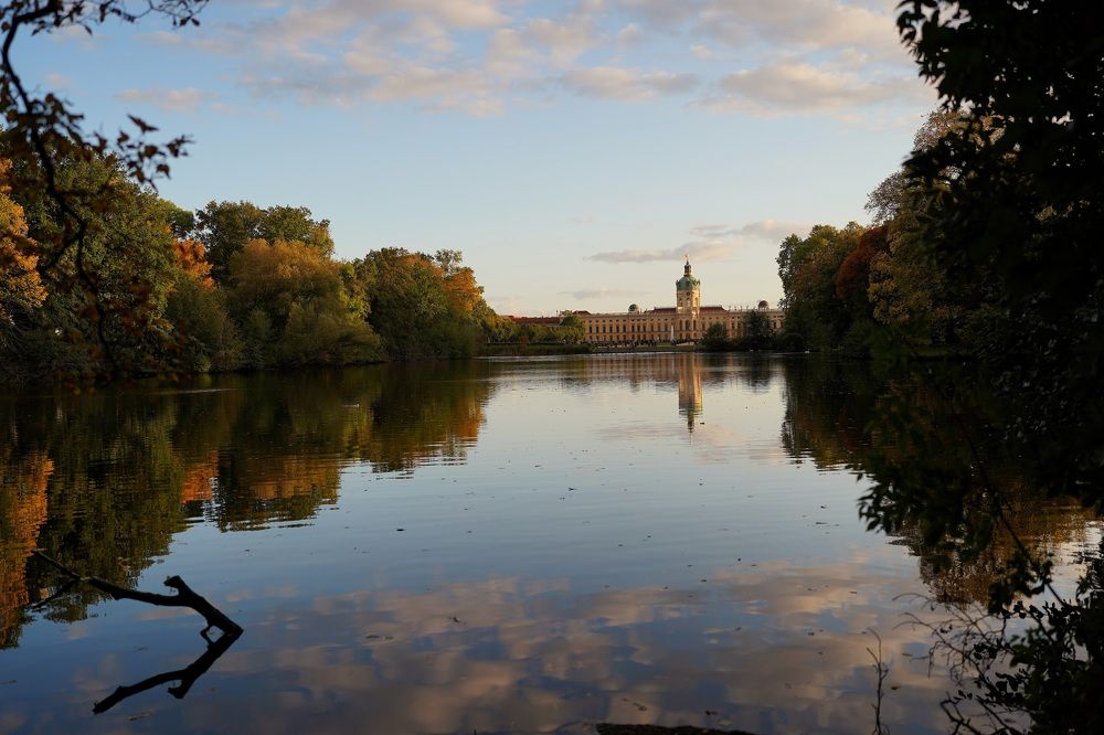 Осенний парк у замка Шарлоттенбург