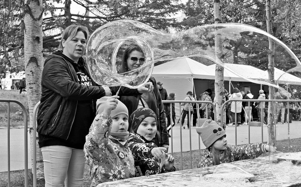 Удивление и восторг.