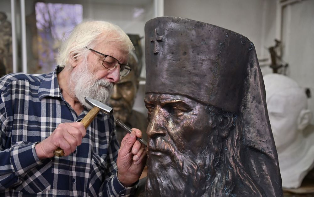 Работа скульптора