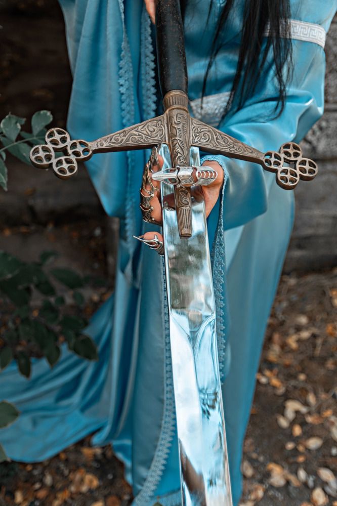 Воинственная эльфийка