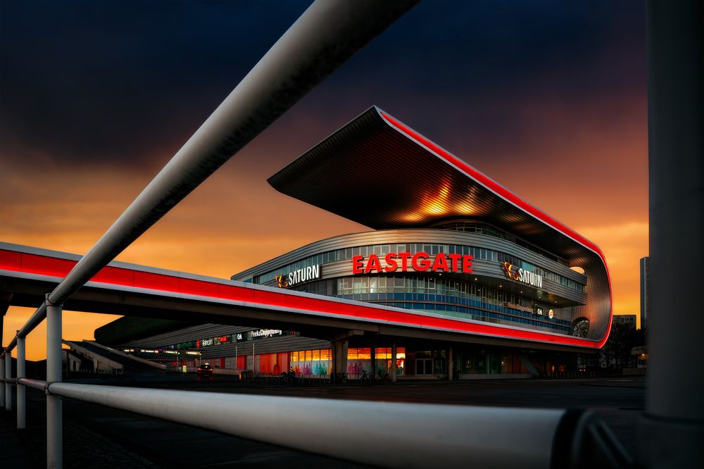 Neon Horizon – The Future Beckons