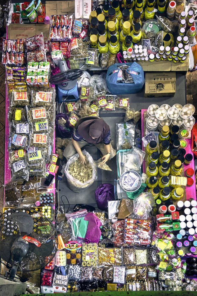 Grocery market, people life.