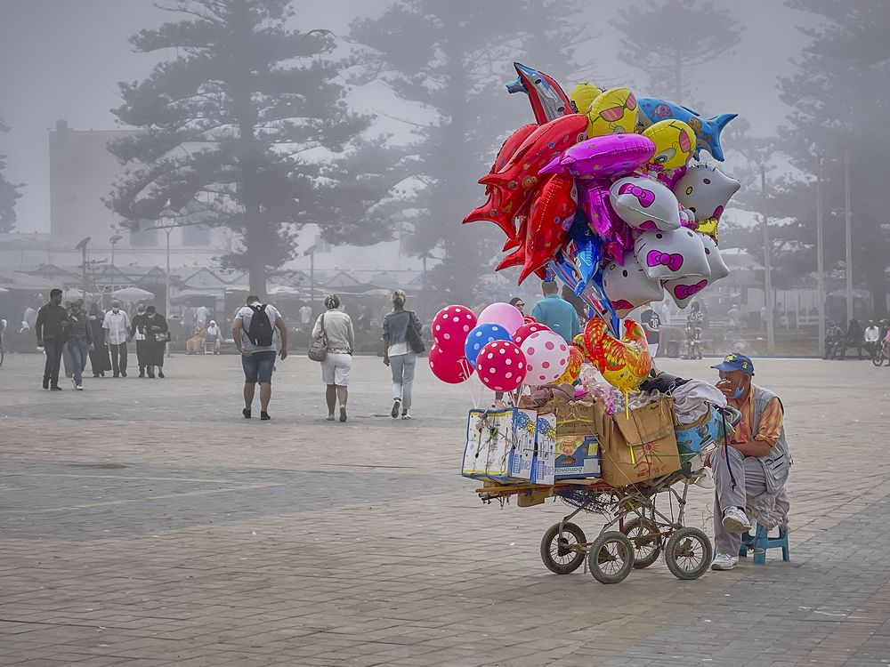 THE LONELY BALLOON SELLER