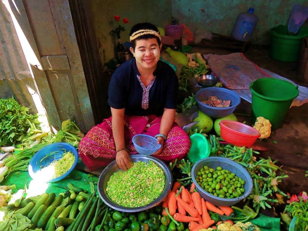 Burmese street vendor