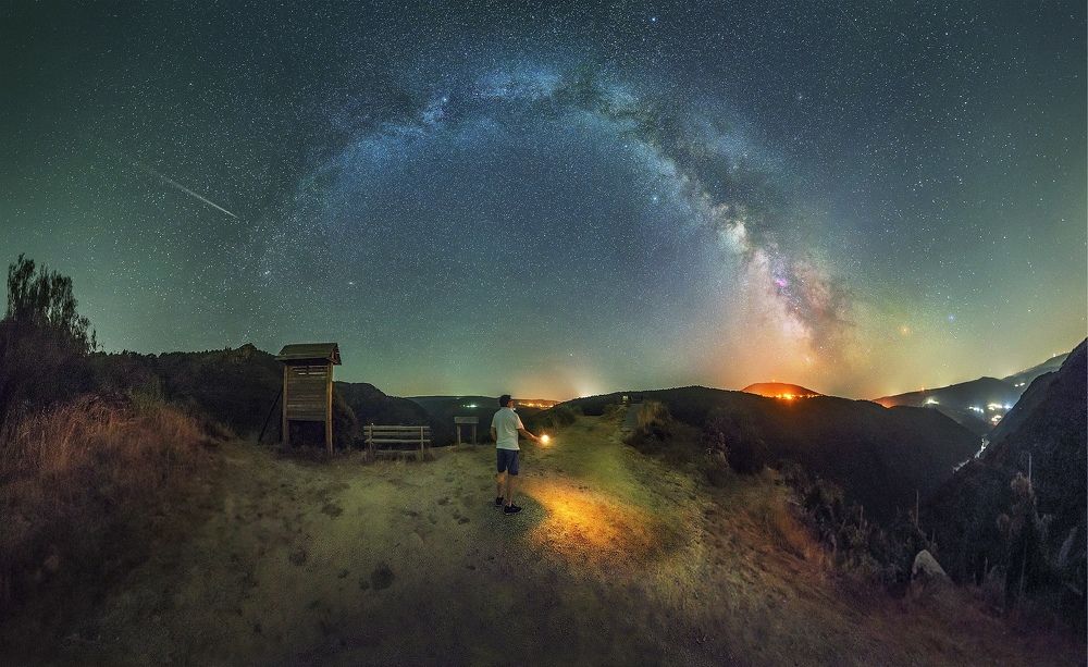 Arco nocturno en la Ribeira Sacra