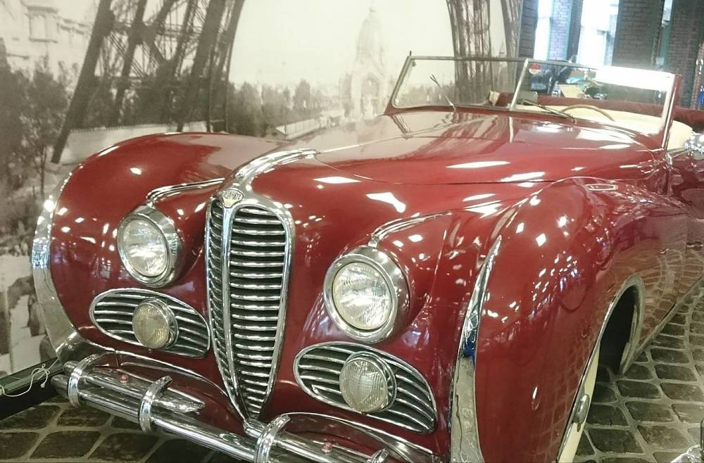 Ретро автомобиль