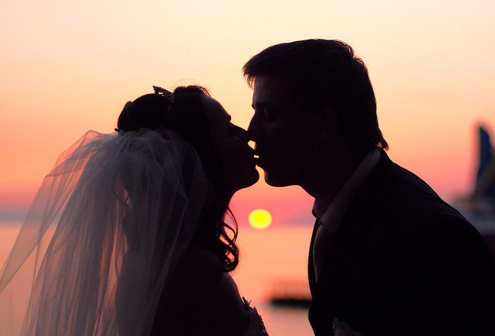 При заходе солнца