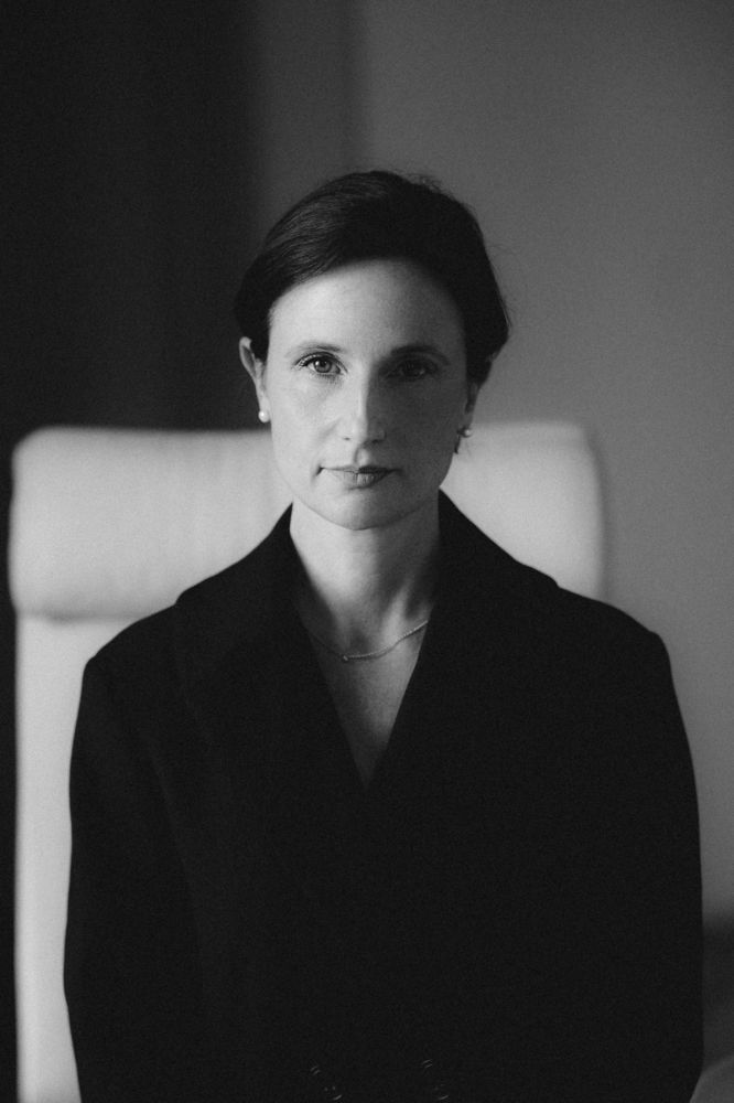 Сдержанность.