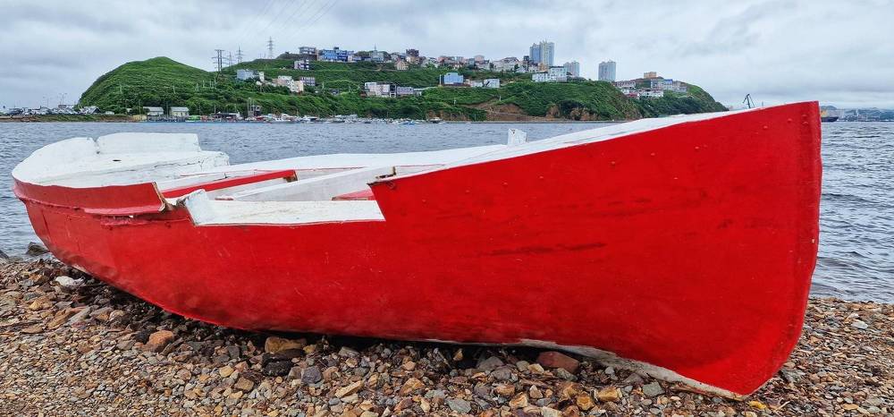 Красные акценты Владивостока