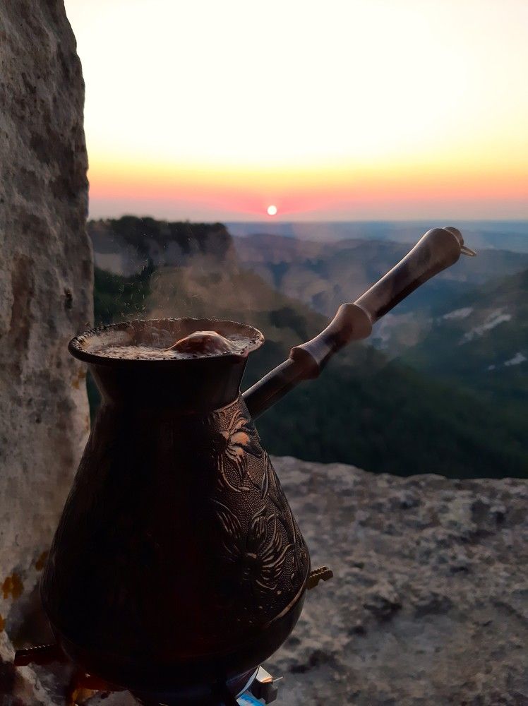 Кофе на закате в пещерном городе Мангуп-Кале