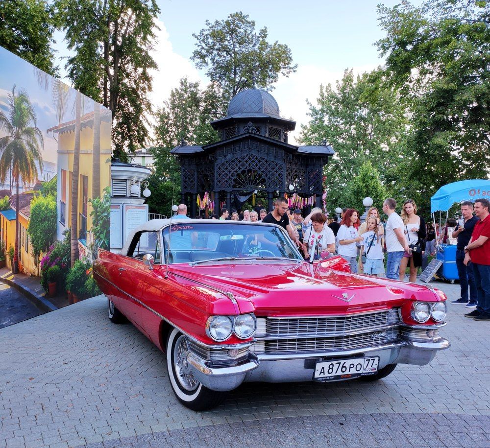 В саду \"Эрмитаж\"