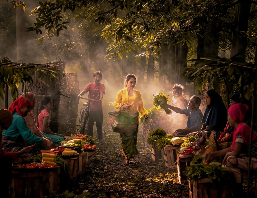 The Early Morning Street Market of Indonesia