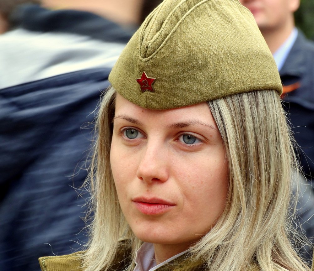 Есть женщины в русских селеньях,,,