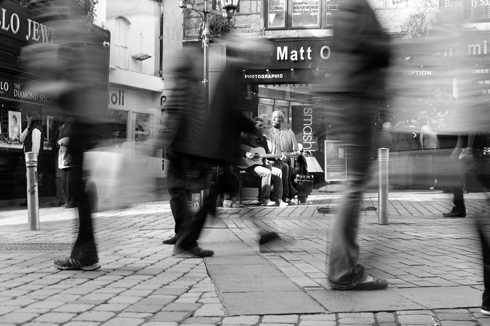 Прислушайся