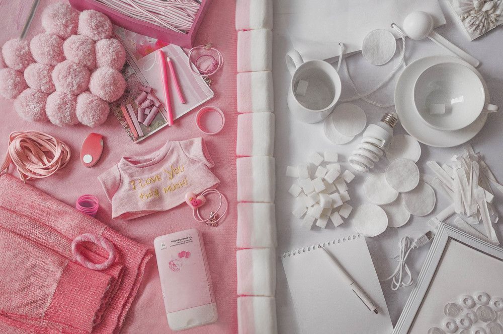 Розово-белое