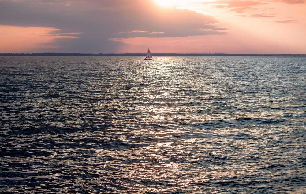 Закат на Горьковском море