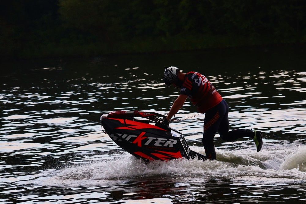 Ногу выше...