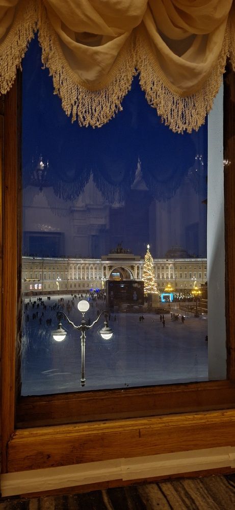 Вид на Дворцовую площадь