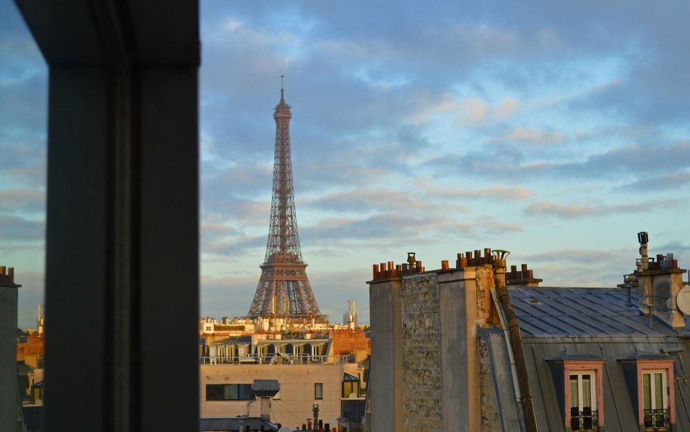 Утро в Париже