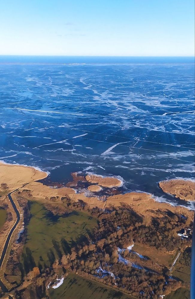 Вид с высоты на берег Балтийского моря