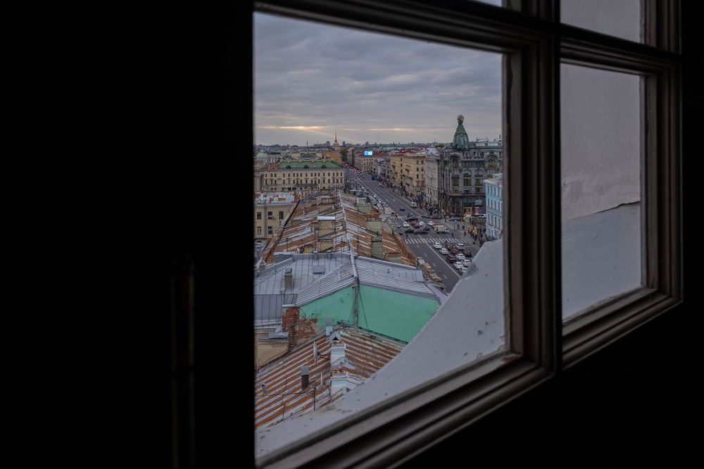 Невский из окна