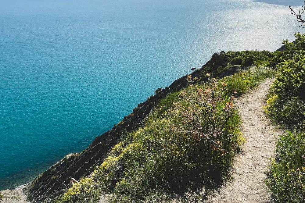 Над синей пропастью