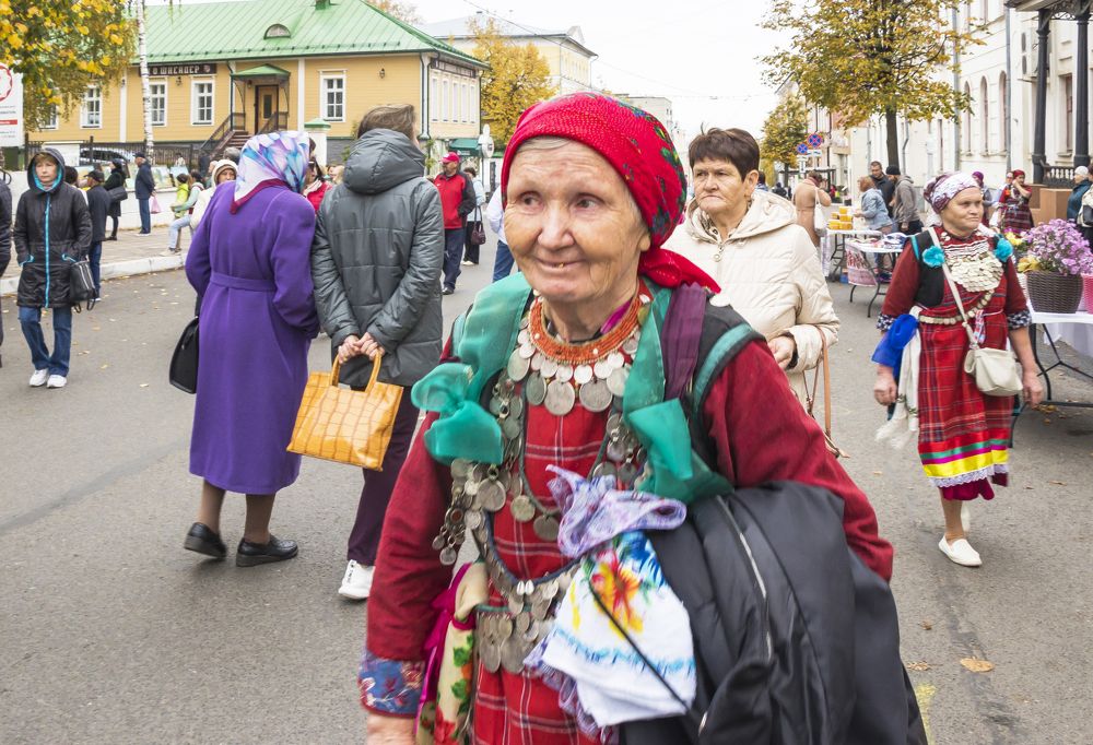 На улице города