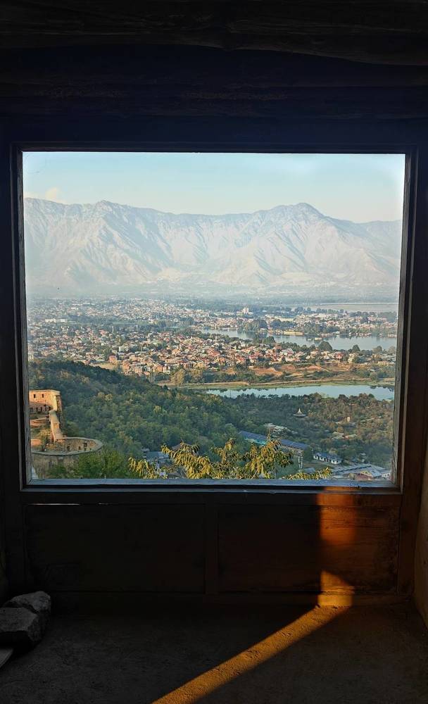 Through Time's Window: A Glimpse of Srinagar