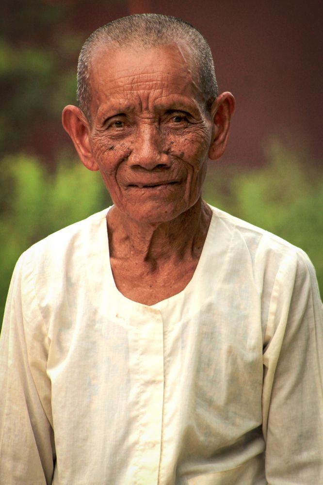 Служительница храма