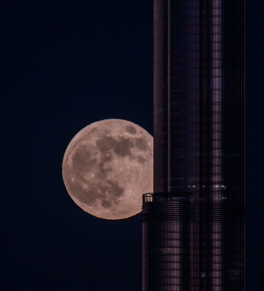 The biggest moon of 2024 with Burj Khalifah tower