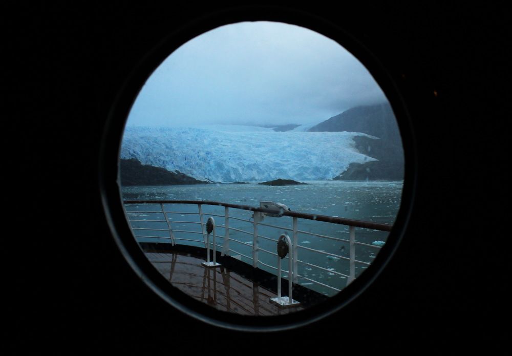 Ледник в иллюминаторе
