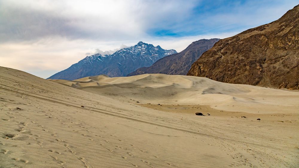 Photograph by Farrukh Sidddiqi