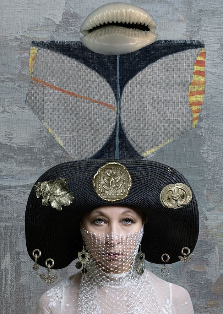 Головной убор с ракушкой