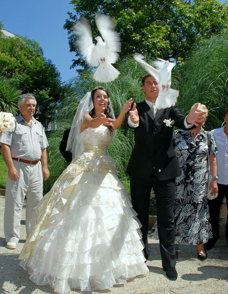 На счастье голуби летите