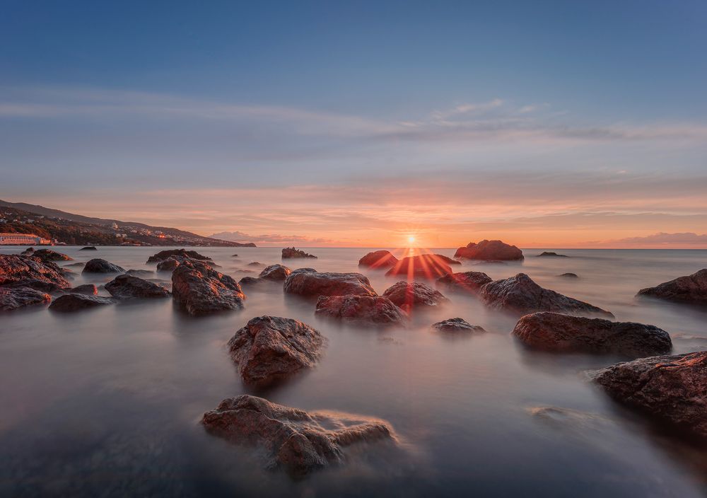 Дикие камни. Лучи восхода