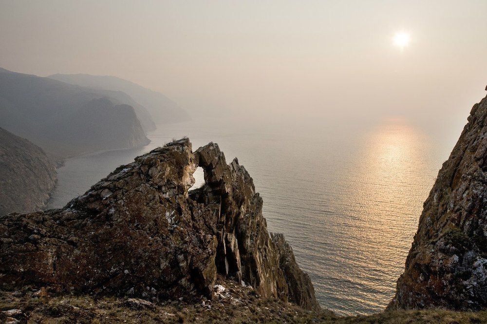 Нежный рассвет на Байкале