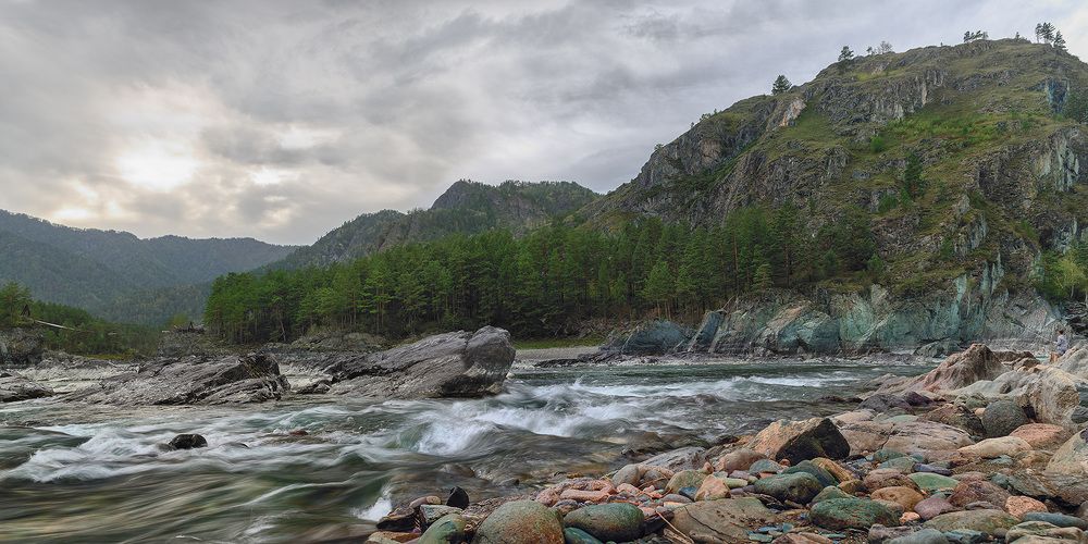 Бурная река